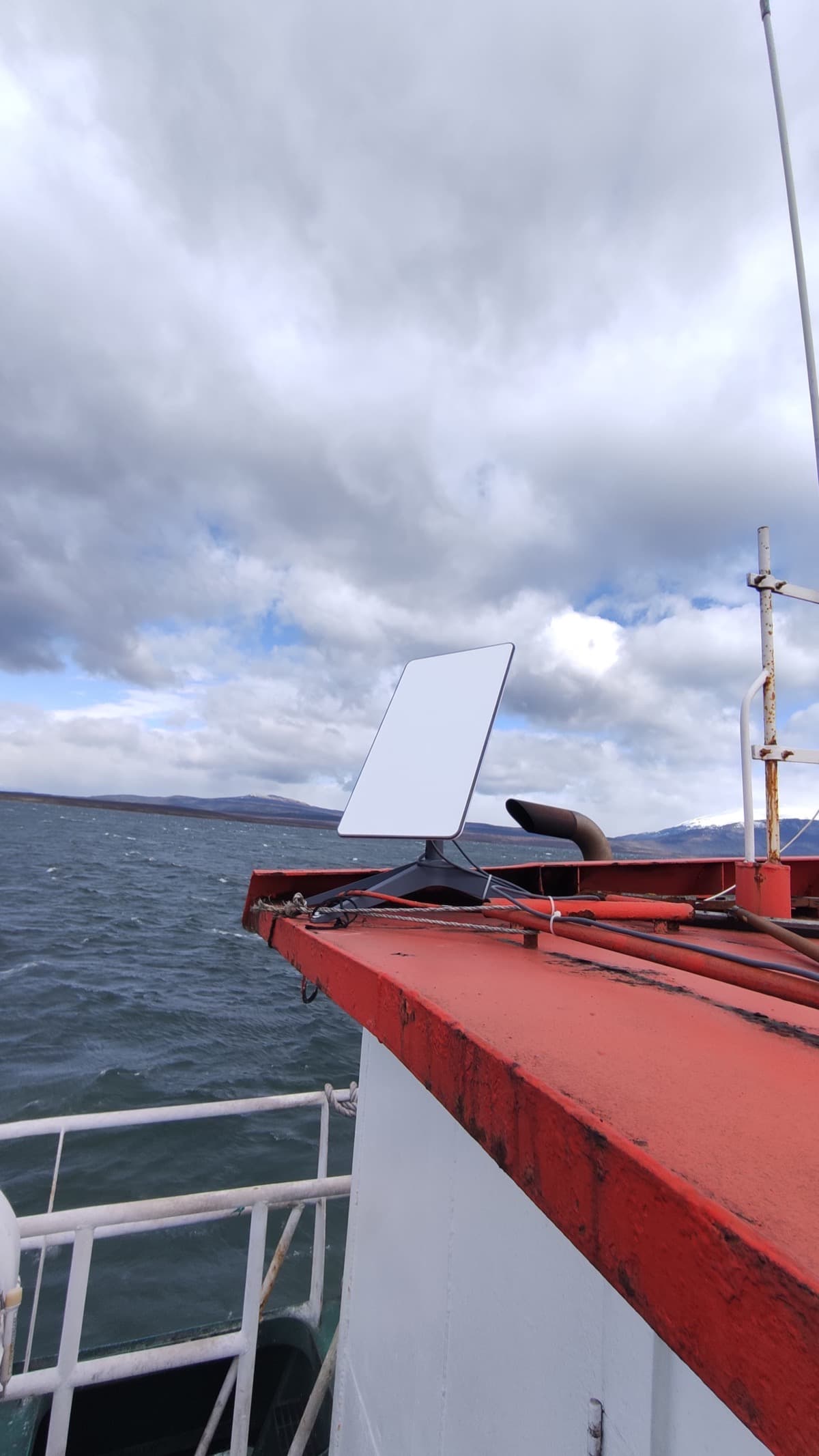 Starlink satellite connectivity